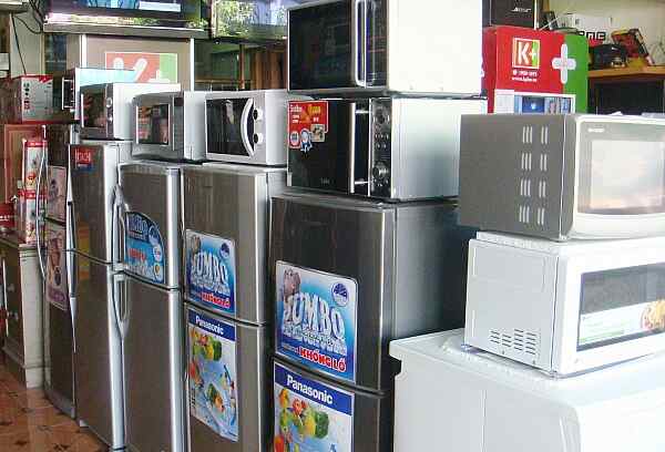 Những tủ lạnh được gom lại ở quận 10