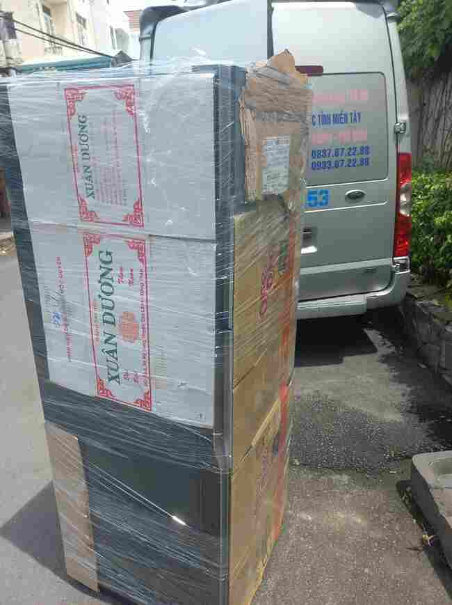 Tránh va chạm khi di chuyển tủ