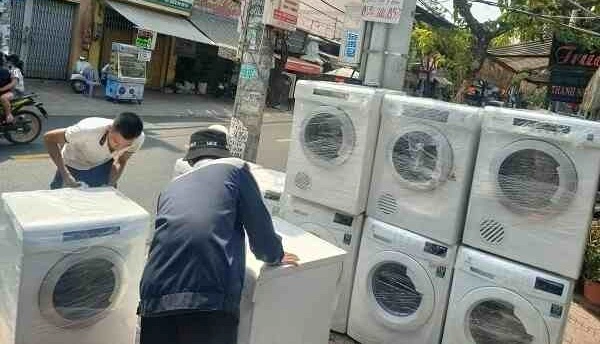 Máy giặt được sửa chữa khi đem về