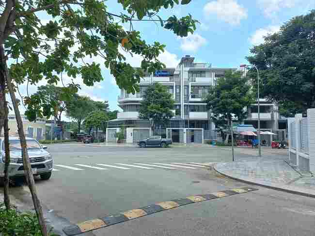 Nhân viên đi thu mua tủ lạnh quận 7 ở đường Nguyễn Văn Linh