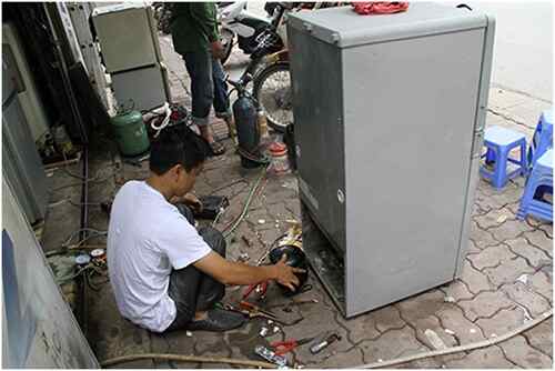 Mua vào những tủ hư hỏng