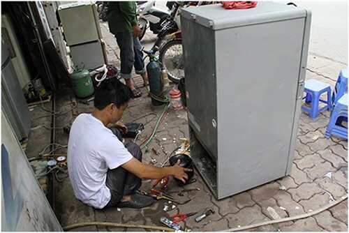 Sửa tủ lạnh bị xì ga